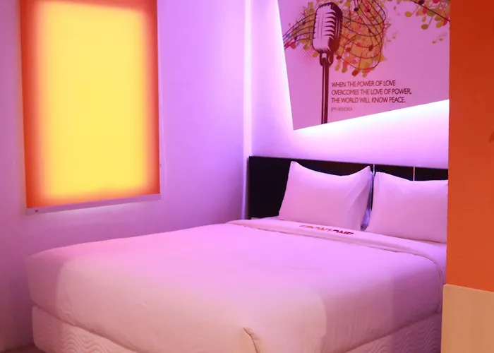 Front One Inn Semarang